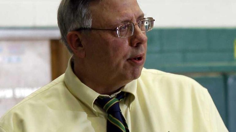 William Floyd boys' basketball varsity head coach Bob Hodgson. (Jan....