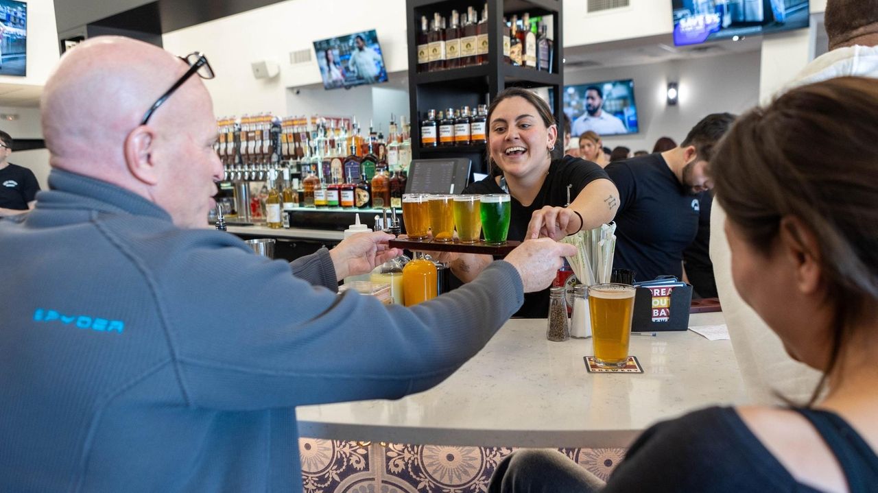 Great South Bay Brewery opens in Lindenhurst Newsday