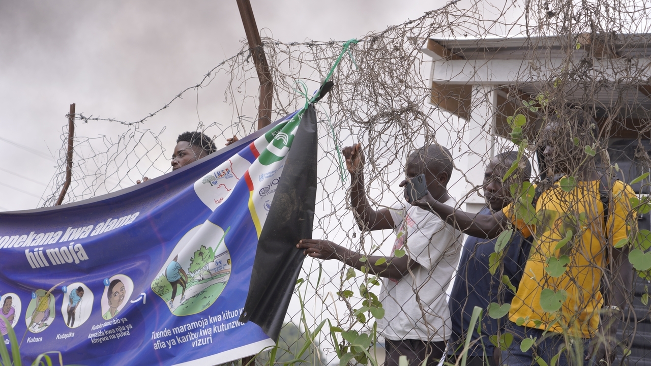 Congo Ebola outbreak reaches new provinces as treatment workers strike