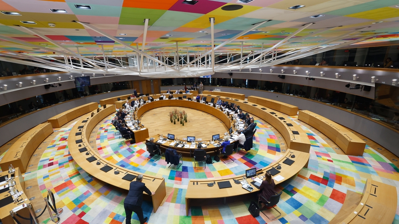 Orbán's top opponent says Hungary's alleged Russian backchannel ...