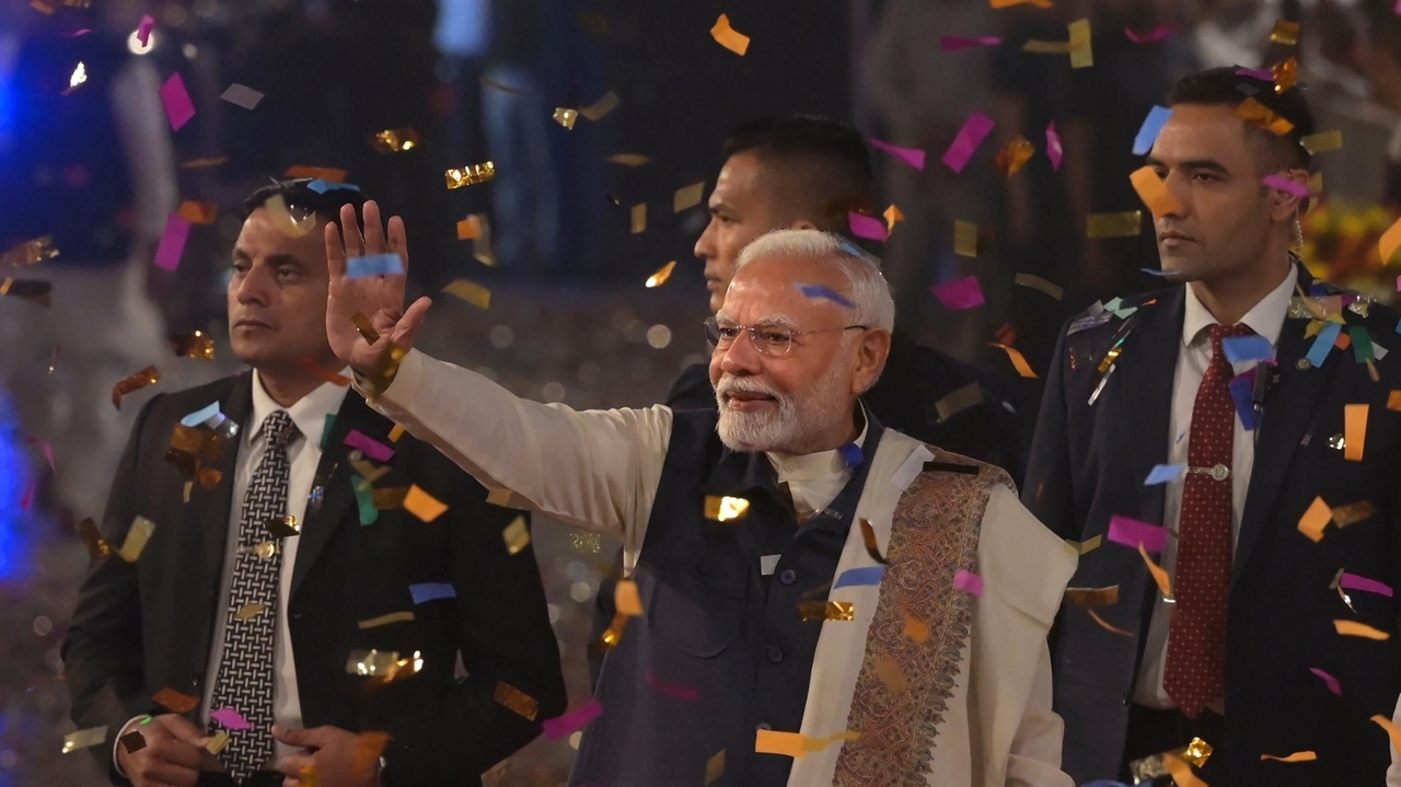 Modi's party heads for victory in Maharashtra state election while ...