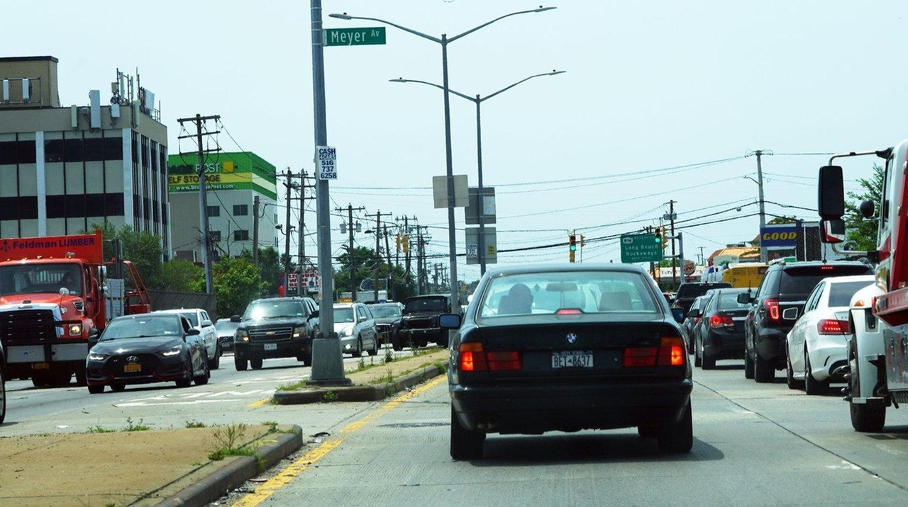 Legislators call for completion of Nassau Expressway Newsday