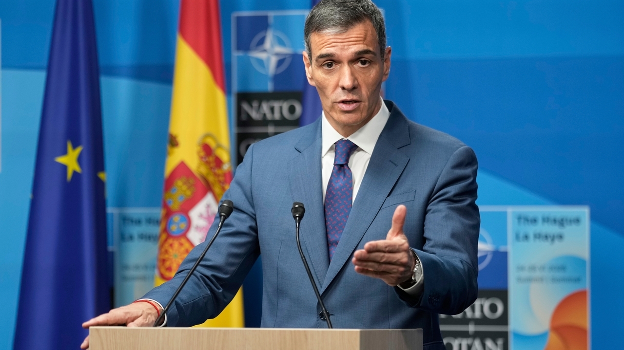Spain's leader sticks by decision to break with NATO spending goal ...