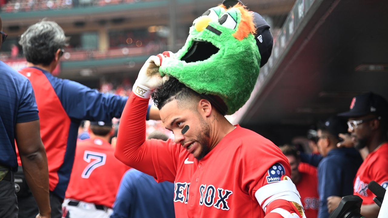 Red Sox first baseman Willson Contreras comes up big against his former ...