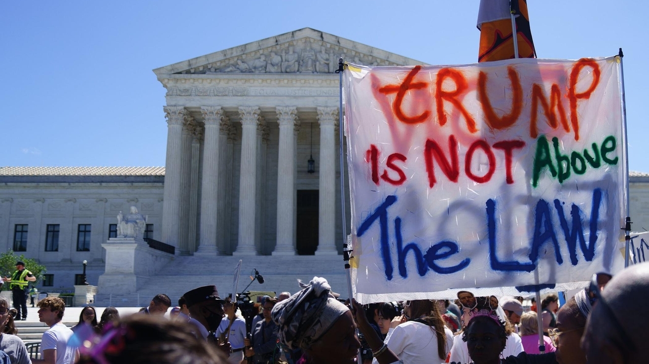 NY lawmakers react to SCOTUS presidential immunity ruling - Newsday