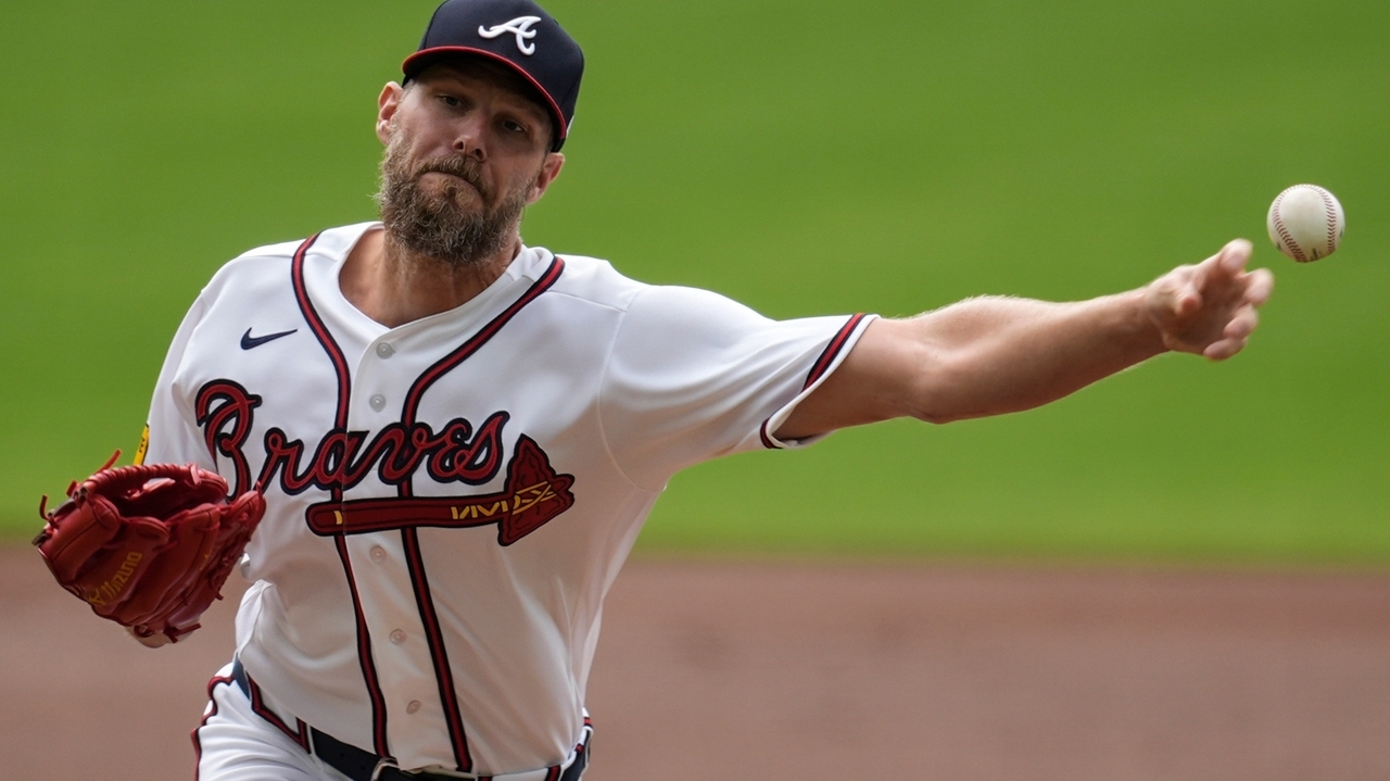 Chris Sale shakes off illness and turns in another dominant start for the  Braves - Newsday