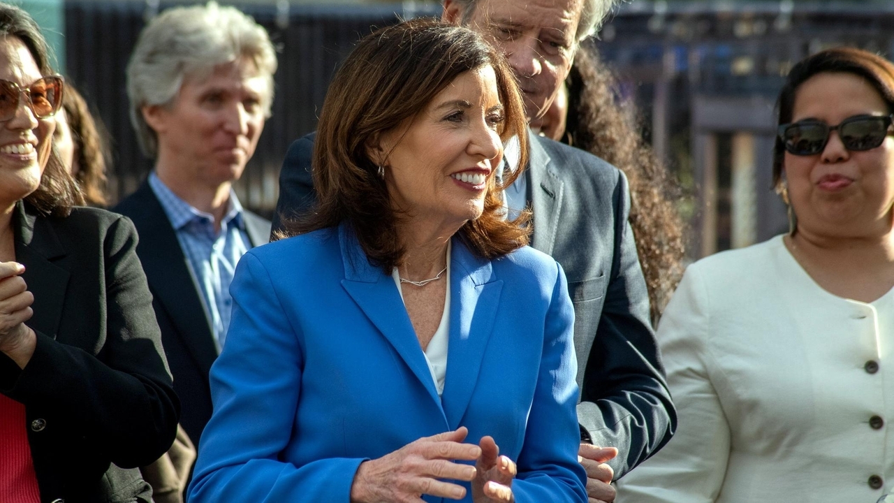 Gov. Kathy Hochul: Focus is on deal to prevent strike by LIRR workers