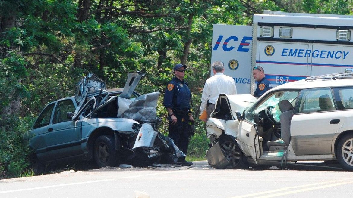 1 dead, 1 injured in Rocky PointYaphank Road crash, cops say Newsday