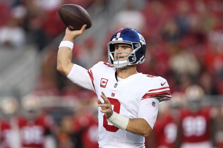 Giants keep it close until second half in Thursday night loss to 49ers -  Newsday