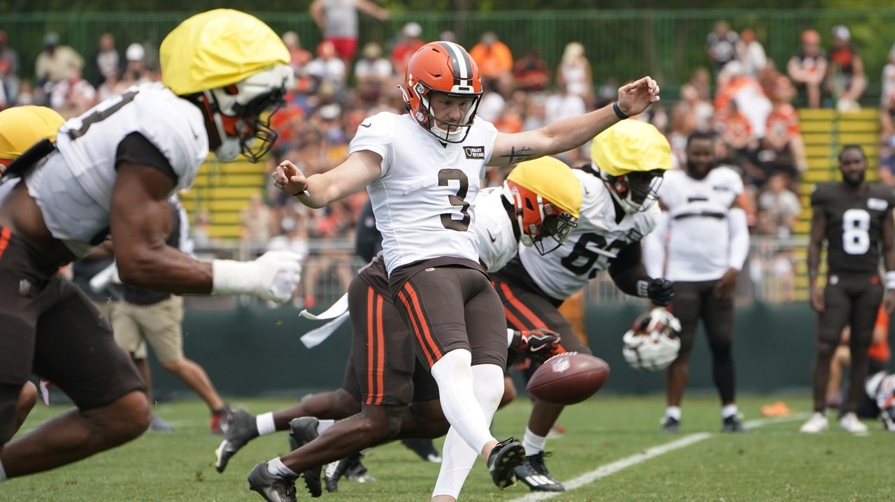 Browns rookie Cade York named AFC Special Teams Player of the Week