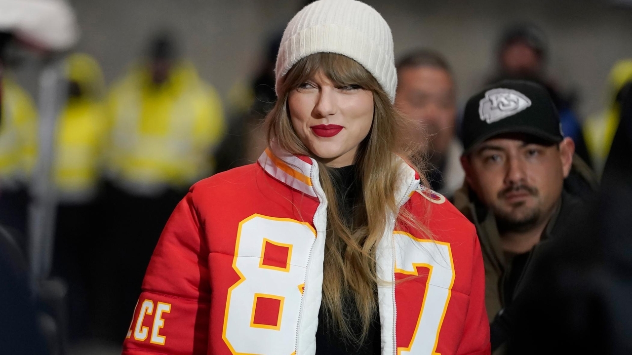 Deepfake explicit images of Taylor Swift spread on social media. Her ...