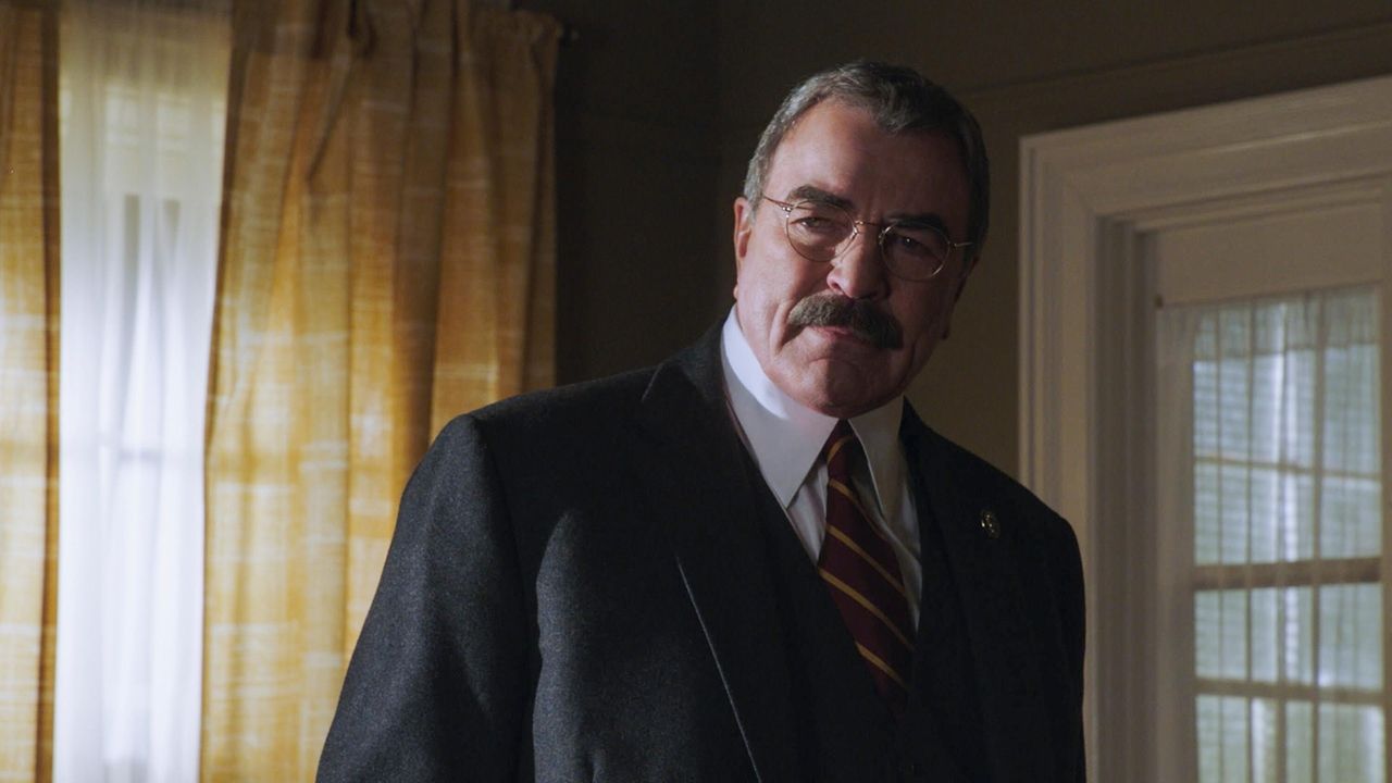 'Blue Bloods' renewed for 14th season; stars, including Tom Selleck