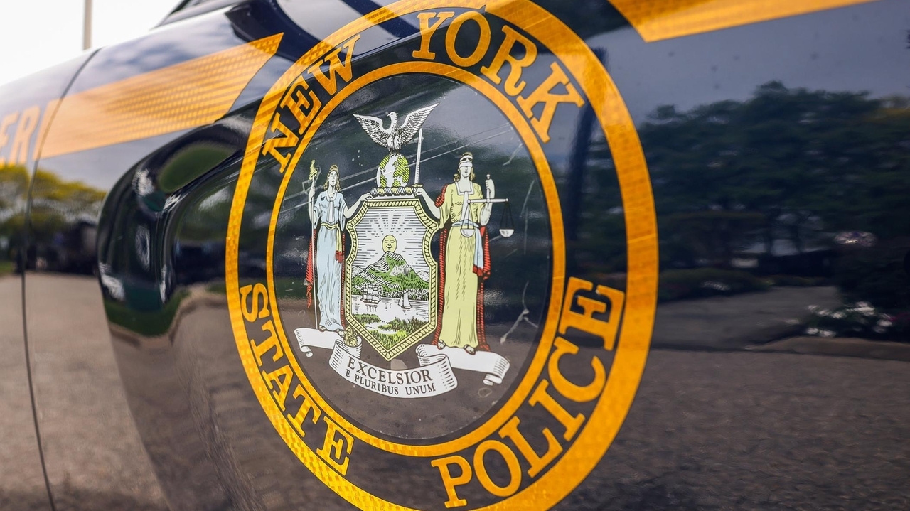 Wantagh State Parkway closed at Jones Beach due to crash