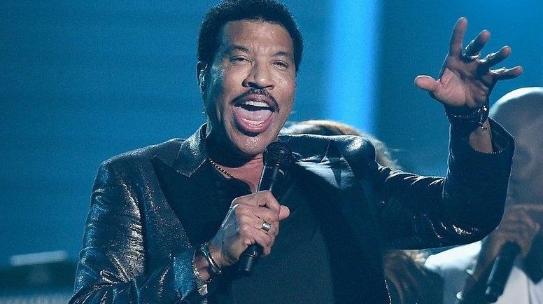 Lionel Richie, Mariah Carey set for Coliseum - Newsday