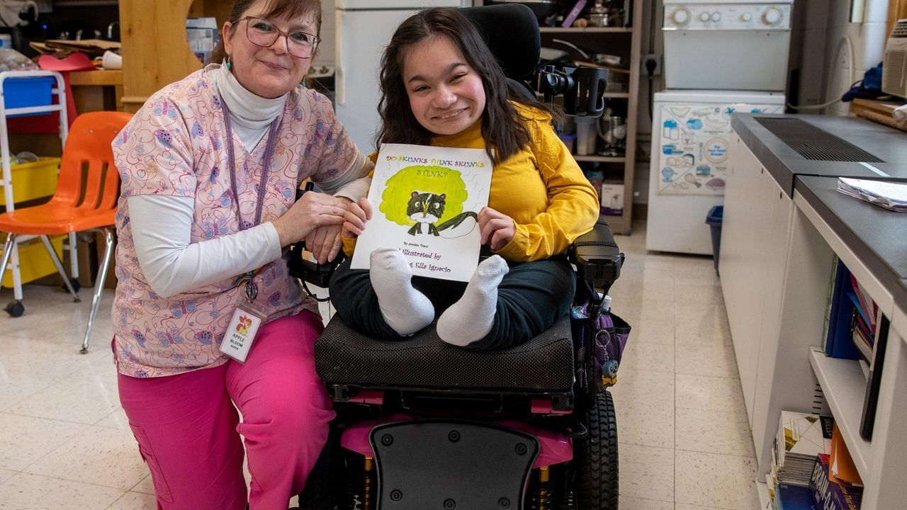 'Amazing' teen artist from Stony Brook brings book dream to life - Newsday