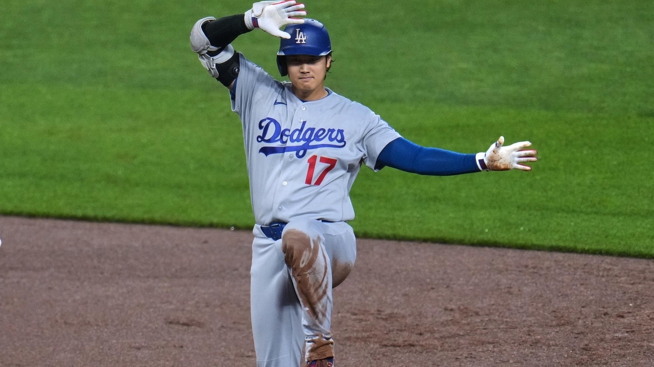 The Los Angeles Dodgers erupt after Paul Skenes exits in a 12-3 