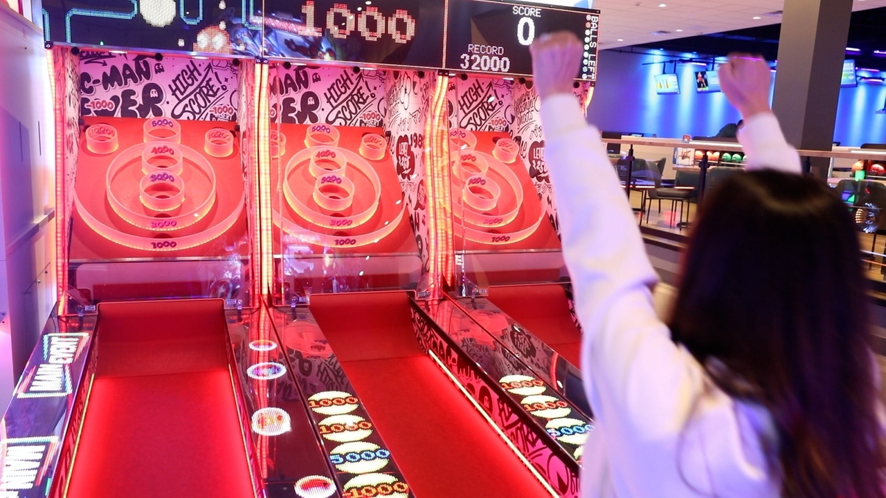 Arcade, bowling and giant claw machine at Main Event