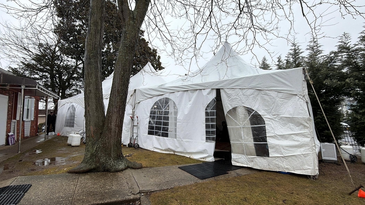 Records: Oyster Bay's legal bill in mosque case ballooned to $7M - Newsday