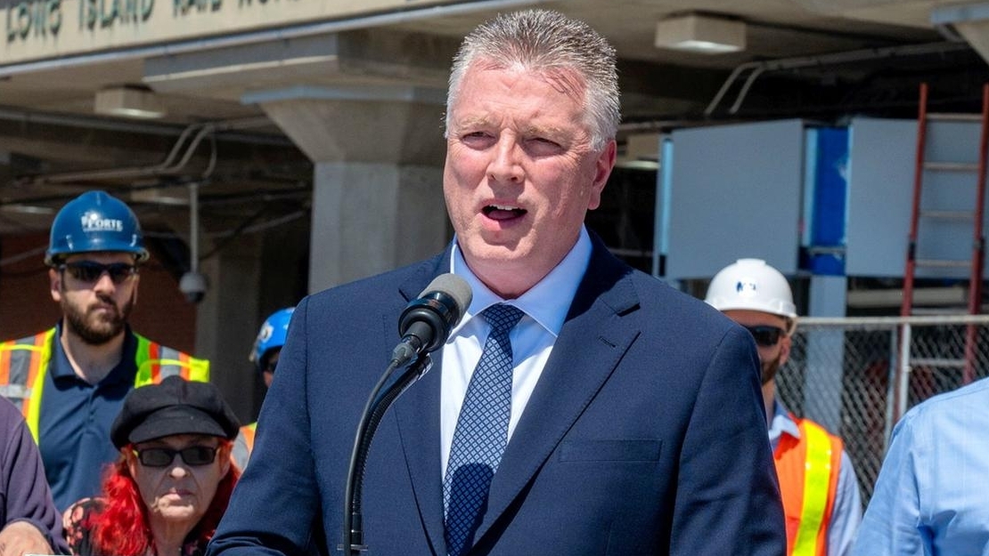 LIRR secures $7.5M federal grant toward removing 3 grade crossings on Ronkonkoma line