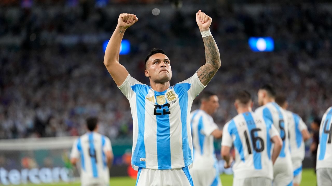 Lautaro Martínez scores twice and Argentina playing without Messi beats ...