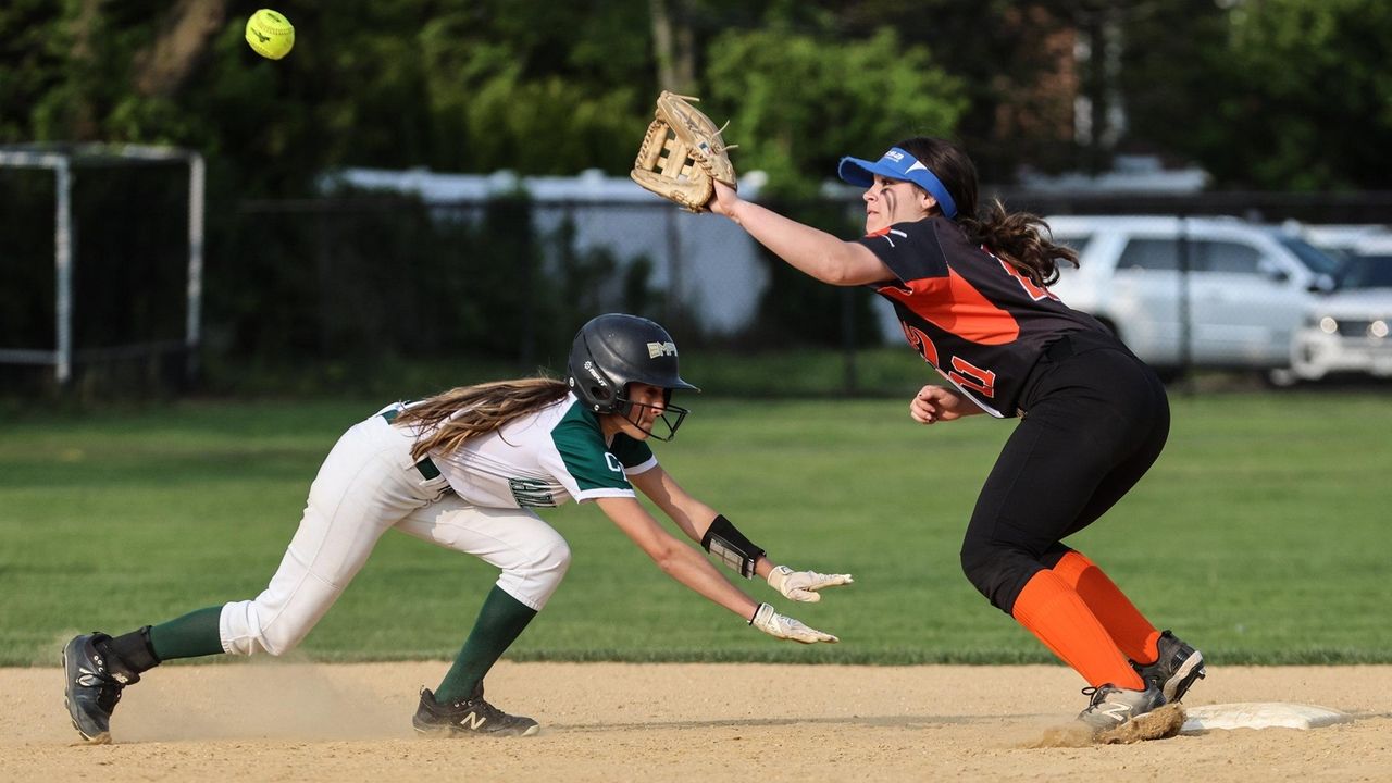 Photos: Hicksville-Carle Place Softball - Newsday