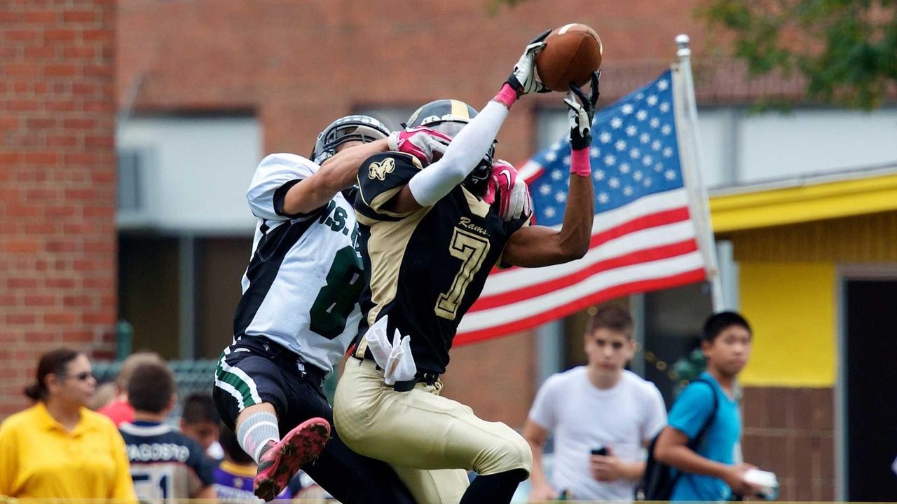 West Hempstead football tops Valley Stream South to finish 7-1 - Newsday