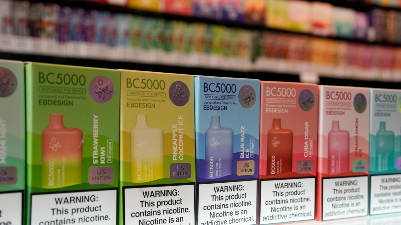 US officials block Elf Bar-maker from importing 1.4 million illegal e-cigarettes - Vimarsana News