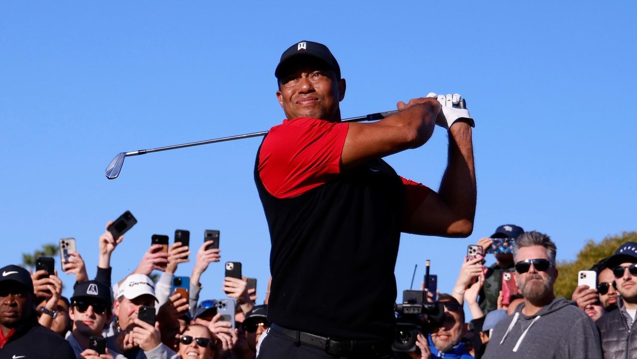 Tiger Woods sighting? Photo indicates Tiger is back on the golf