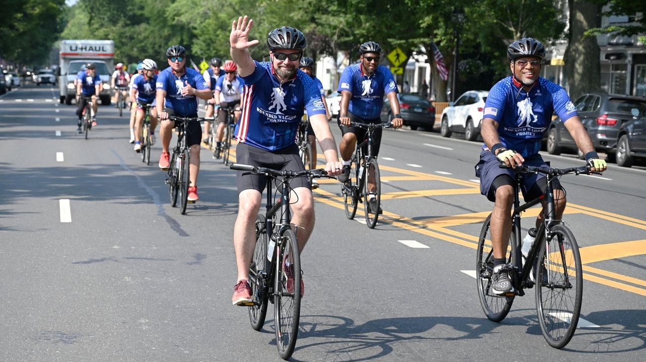 Testing their mettle on the pedals: Soldier Ride of the Hamptons rolls ...