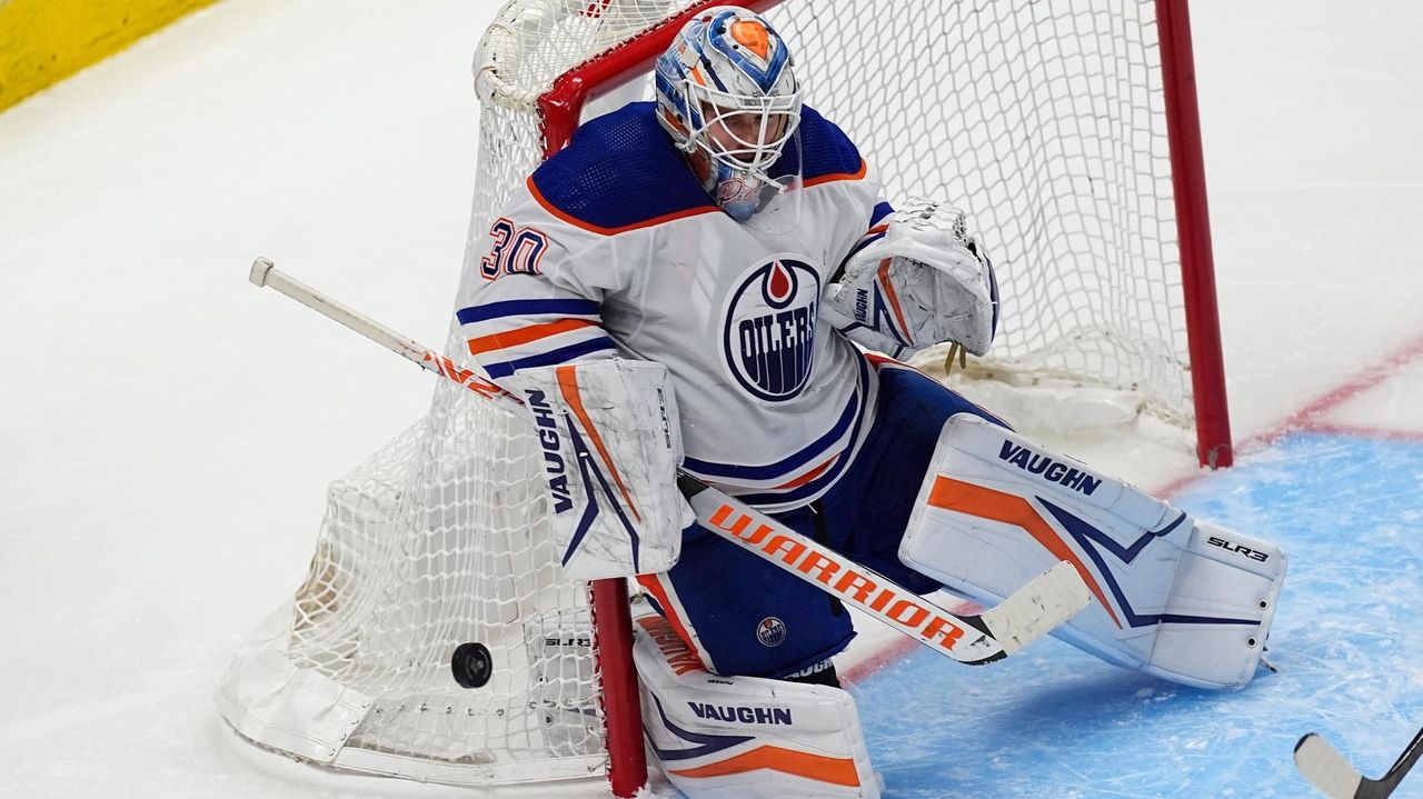 Edmonton Oilers Making Goalie Change. Backup Calvin Pickard Will Start ...