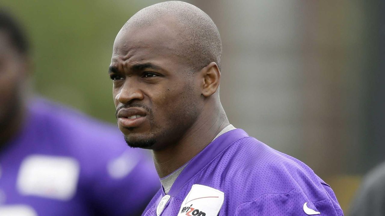 Minnesota Vikings: A Look at RB No. 28 Adrian Peterson