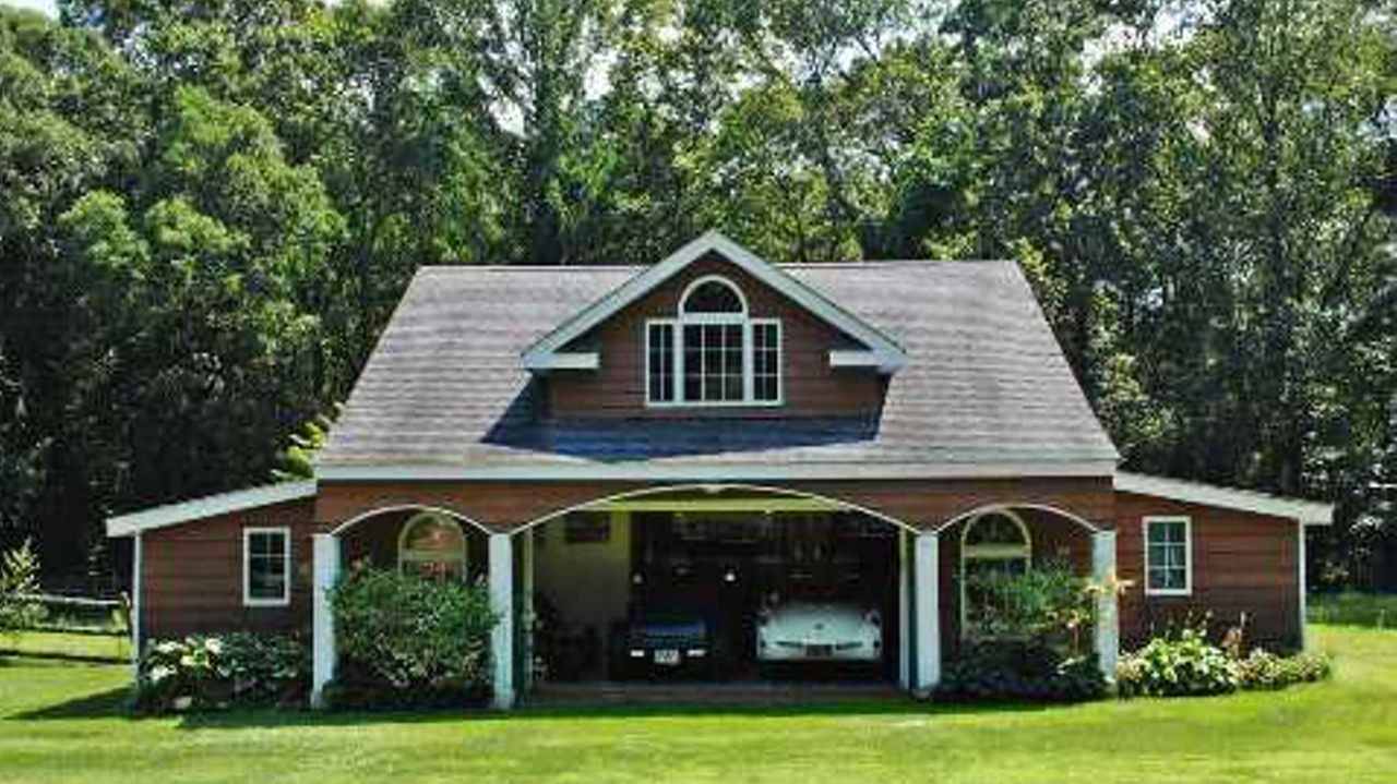Rich Cribs Muttontown horse property perfected for the car crazy Newsday