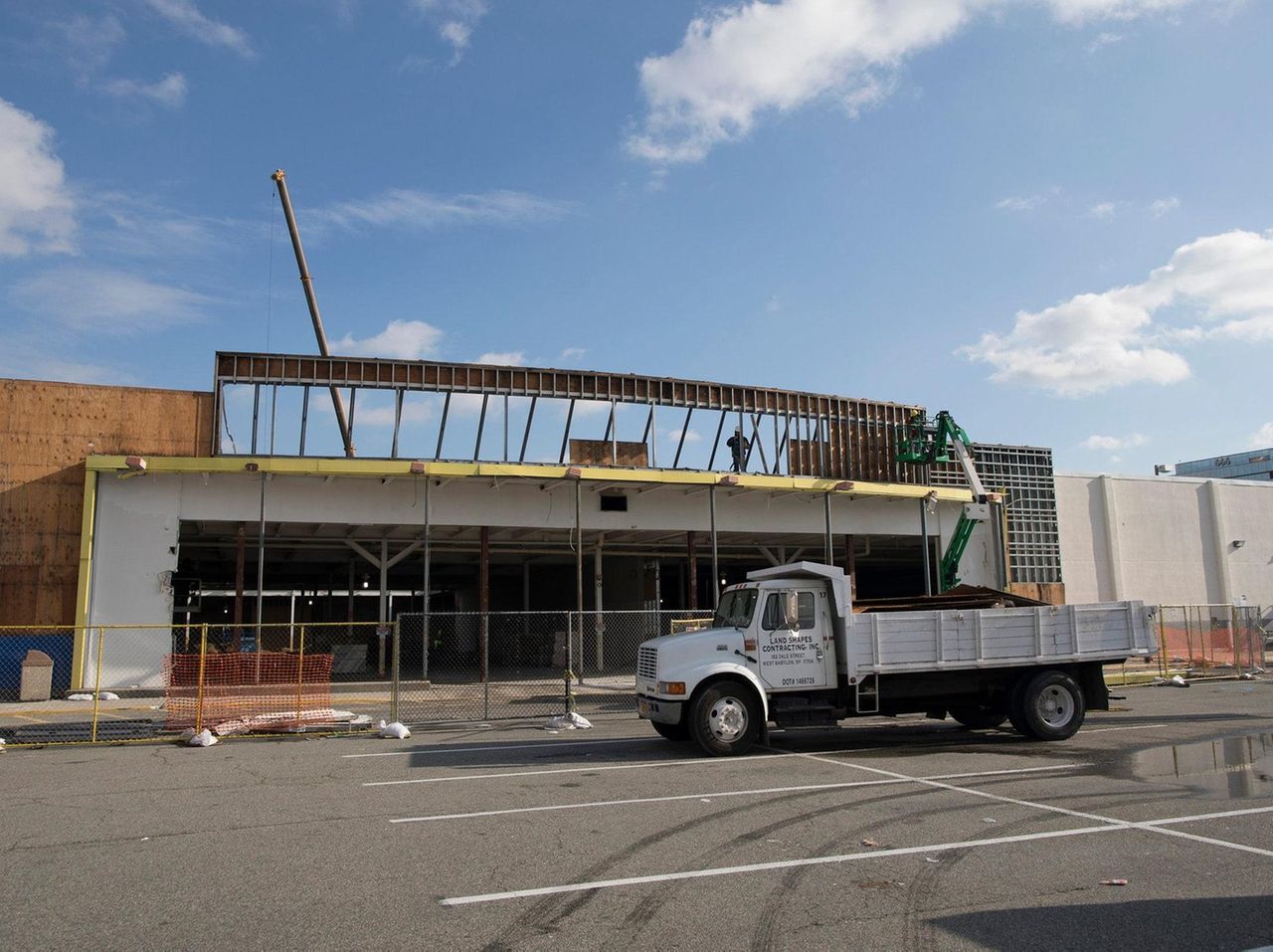 Retail Roundup Carle Place getting new spot for bargainhunters Newsday