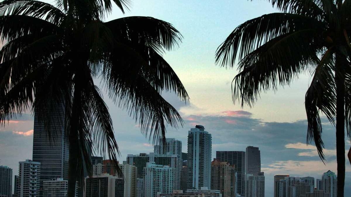 What is middle class in Long Island, New York, the United States? Newsday