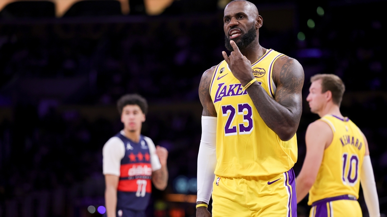 With Luka Doncic suspended, LeBron James' triple-double powers Lakers to  120-101 win over Wizards - Newsday