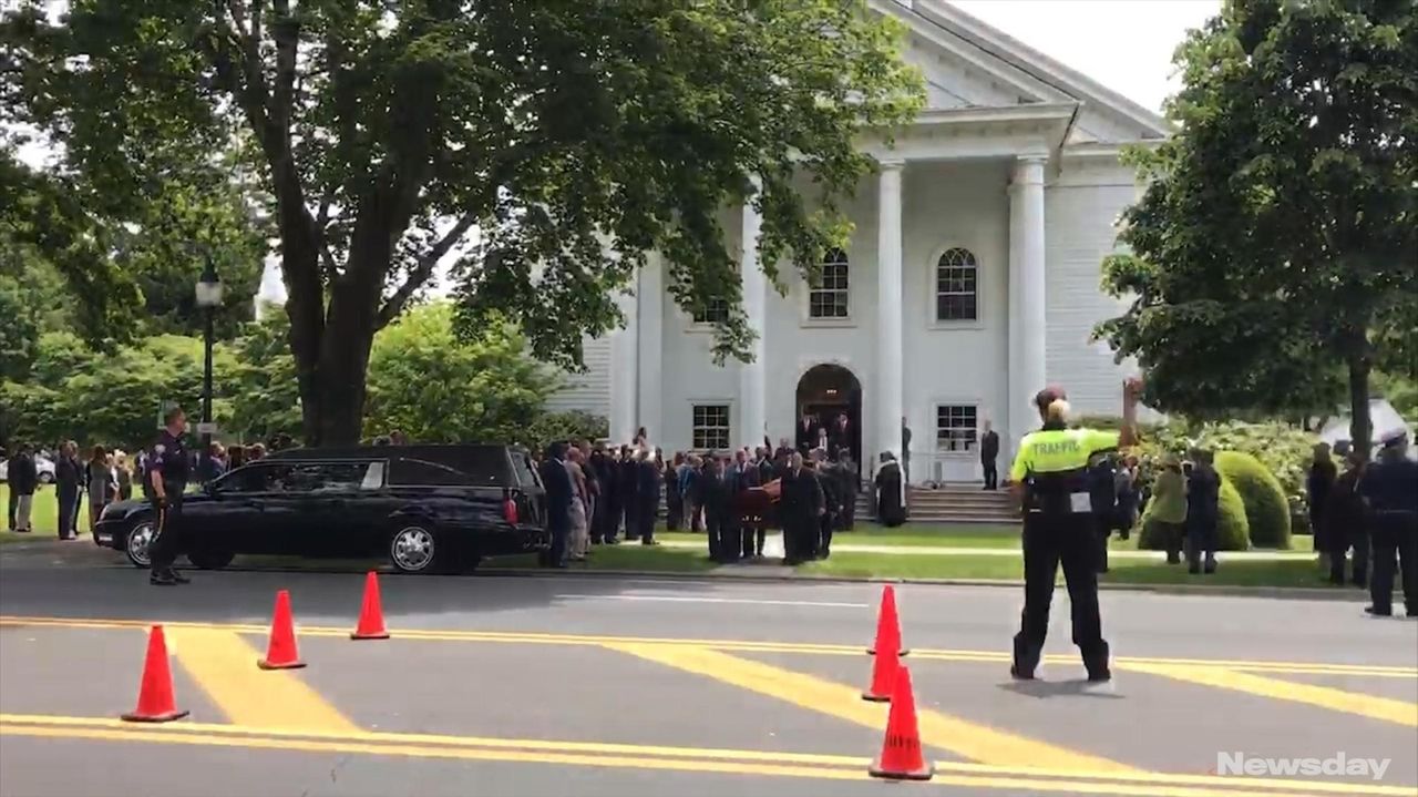 Service memorializes East Hampton family lost in plane crash Newsday