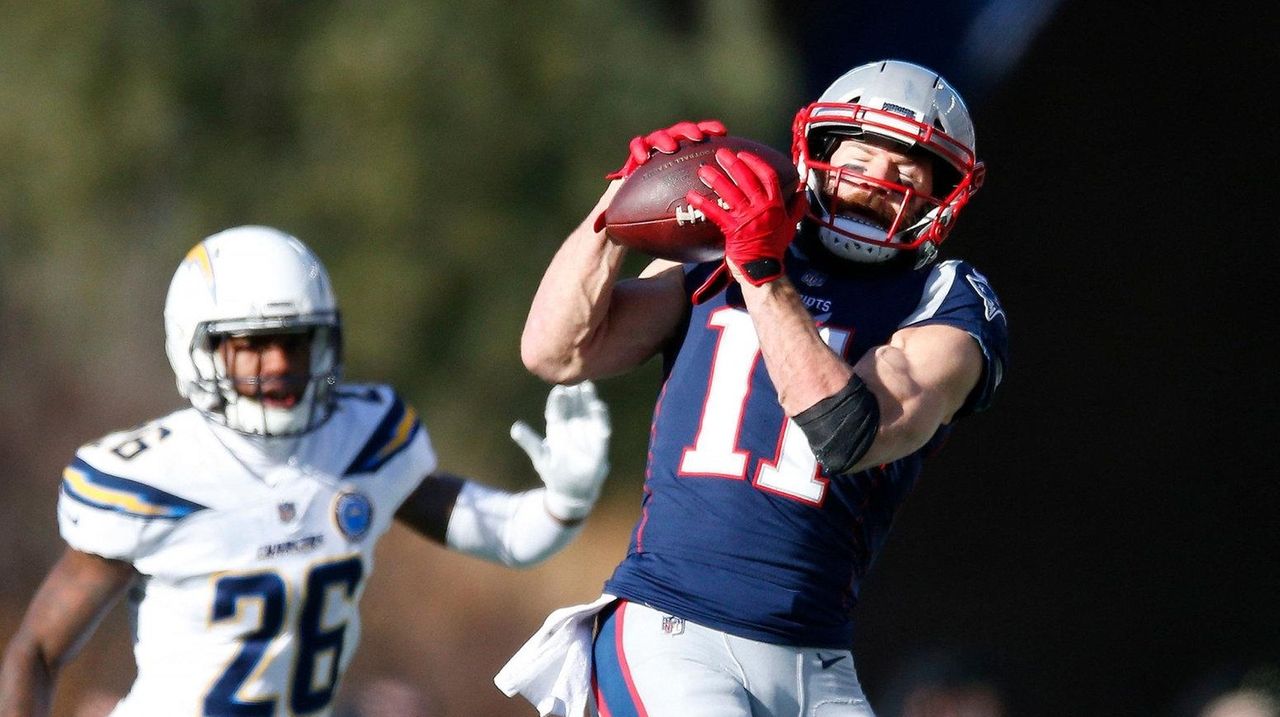 New England Patriots defeat Buffalo Bills behind Tom Brady, Julian Edelman  - Newsday