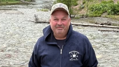 Roger McGovern, pensionierter Sergeant der New Yorker Polizei ...