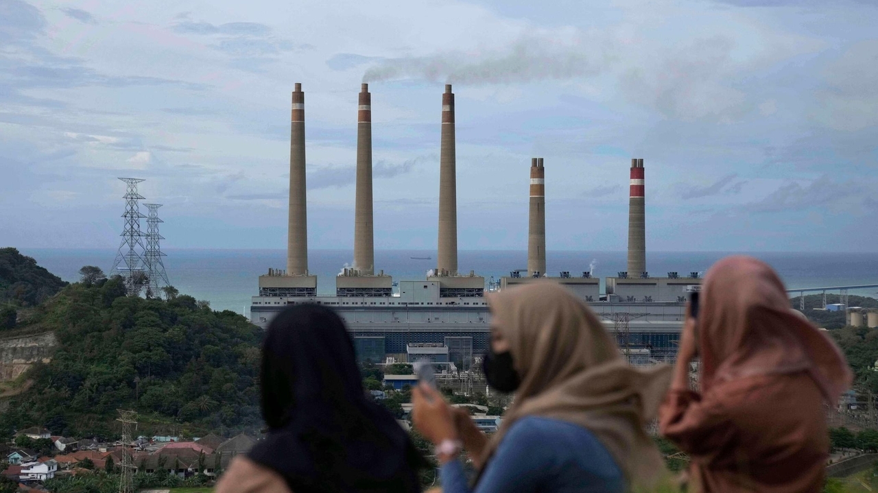 Asia boosts coal use as Iran war squeezes global LNG supplies - Newsday