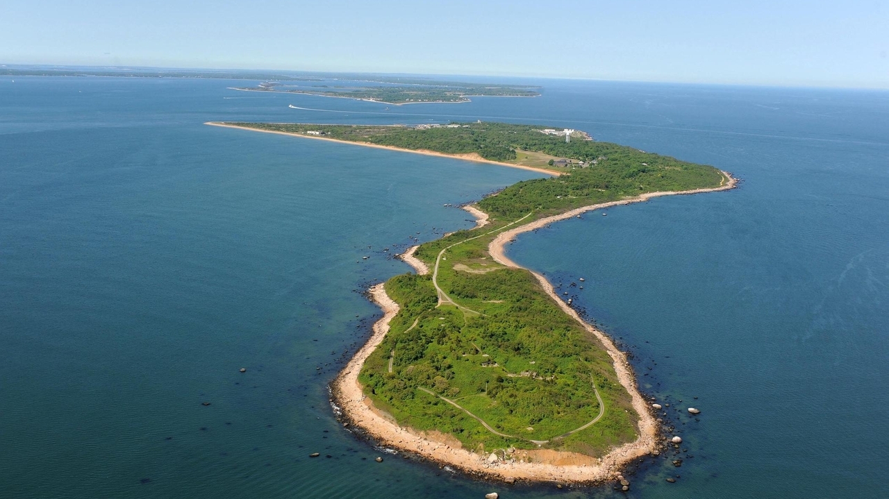 Suffolk seeks to take over Plum Island from feds