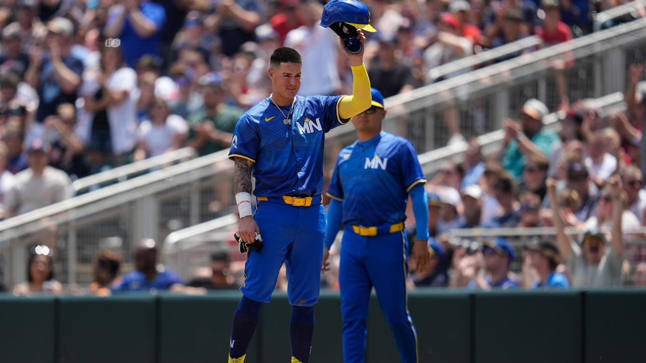 Jose Miranda ties MLB record with hits in 12 straight at-bats as