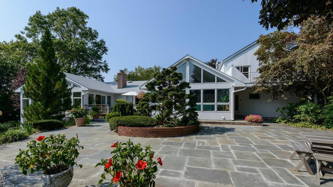 Sands Point expanded ranch home is listed at $2.495M - Newsday
