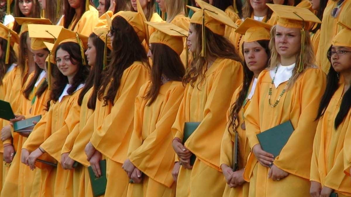 Rapping valedictorian addresses Ward Melville graduates - Newsday