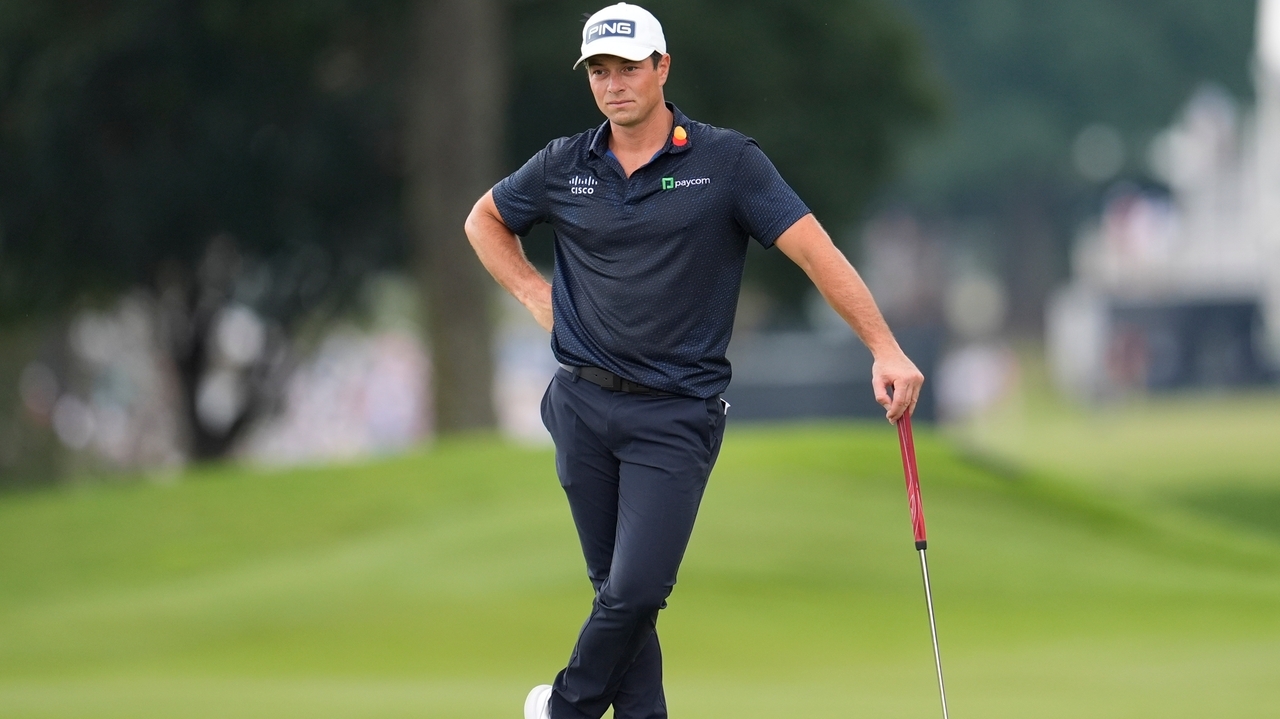 Hovland leads Tour Championship as Scheffler and McIlroy impress