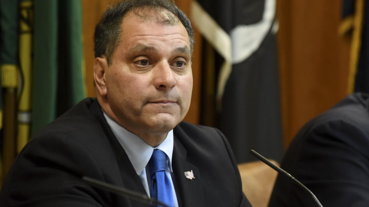 Oyster Bay's proposed bureau to handle town code violations draws