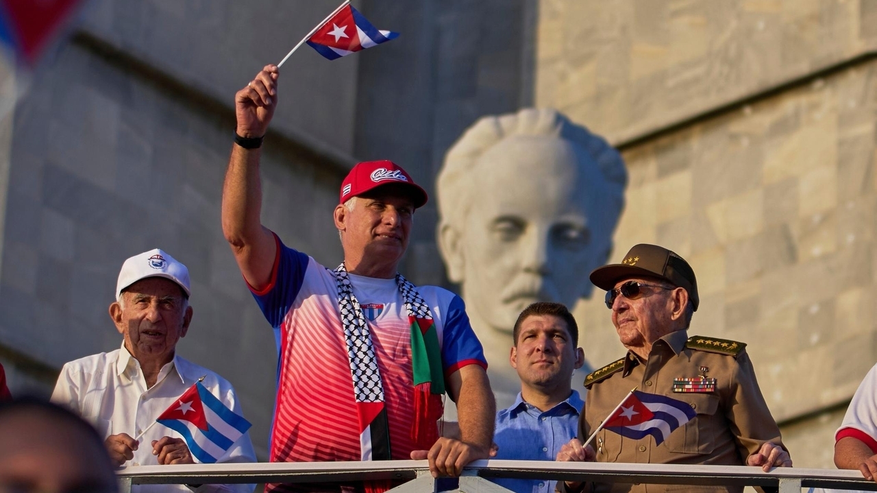 Cuba's Communist Party convenes unscheduled session to debate new economic measures