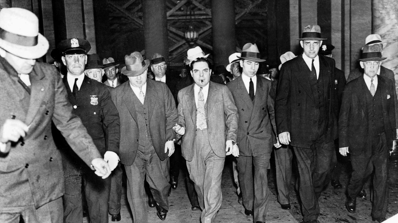 “American Godfathers” sheds light on seven decades of the life of the New York Mafia