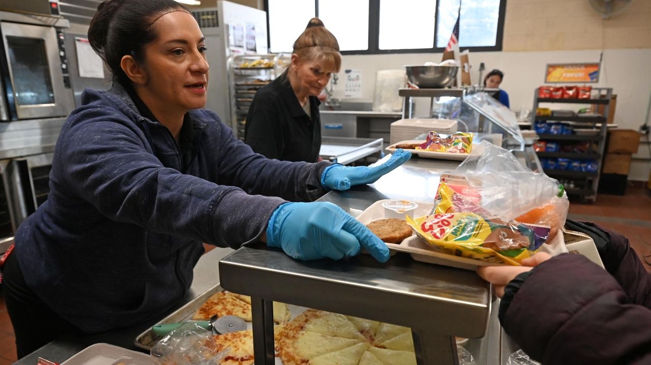 Lindenhurst schools join districts offering free breakfast lunch