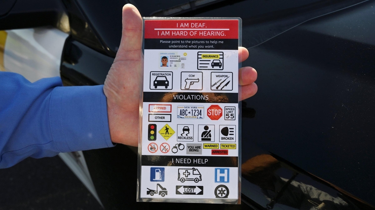 Suffolk sheriff's deputies to get cards to help communicate with deaf ...