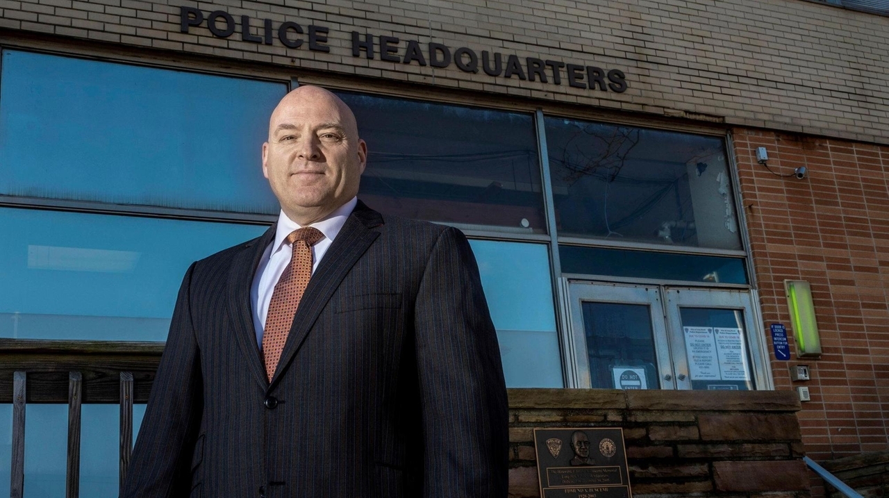 After a delay, Long Beach to swear in new police chief - Newsday